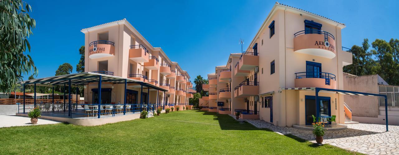 Akroyiali Resort Vasiliki Exteriör bild